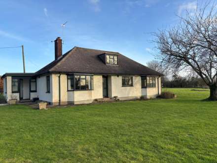 3 Bedroom Detached Bungalow, Woodborough, Pewsey, SN9 5PR