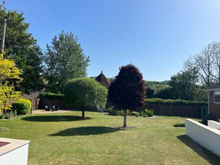 Downs Close, Eastbury, Hungerford, RG17 7JW, Image 17