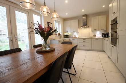 Elsie Knocker Grove, Marlborough, SN8 4YN, Image 2