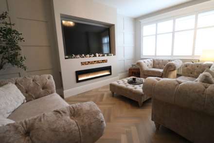 Elsie Knocker Grove, Marlborough, SN8 4YN, Image 3