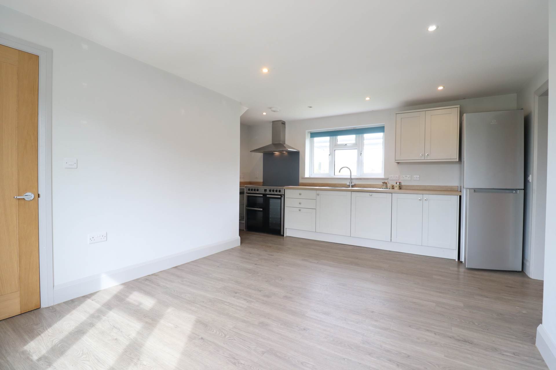 The Elms, East Kennett, Marlborough, SN8 4HA, Image 3