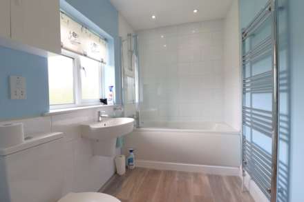 The Elms, East Kennett, Marlborough, SN8 4HA, Image 10