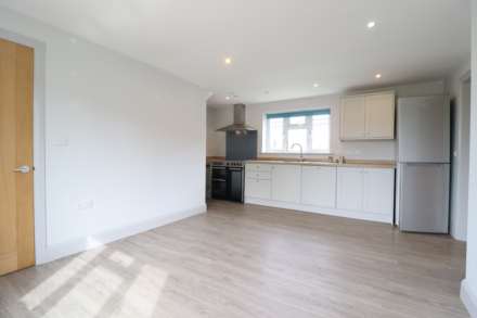 The Elms, East Kennett, Marlborough, SN8 4HA, Image 3