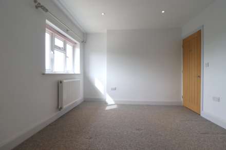 The Elms, East Kennett, Marlborough, SN8 4HA, Image 8