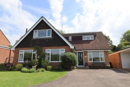 Property For Sale Newbury Street, Lambourn, Hungerford