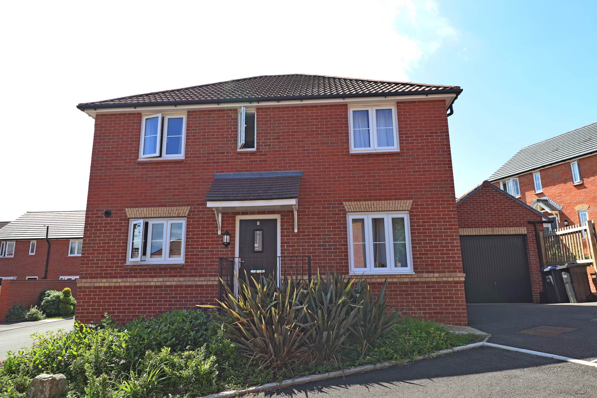 Portfields Road, Marlborough, SN8 1EY, Image 1