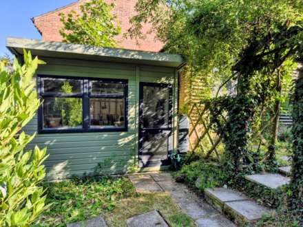 Rogers Meadow, Marlborough, SN8 1DZ, Image 16