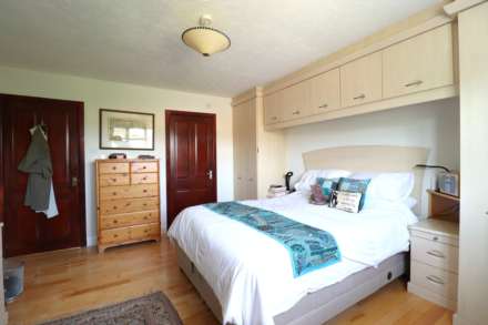 Browns Lane, Great Bedwyn, SN8 3LR, Image 8