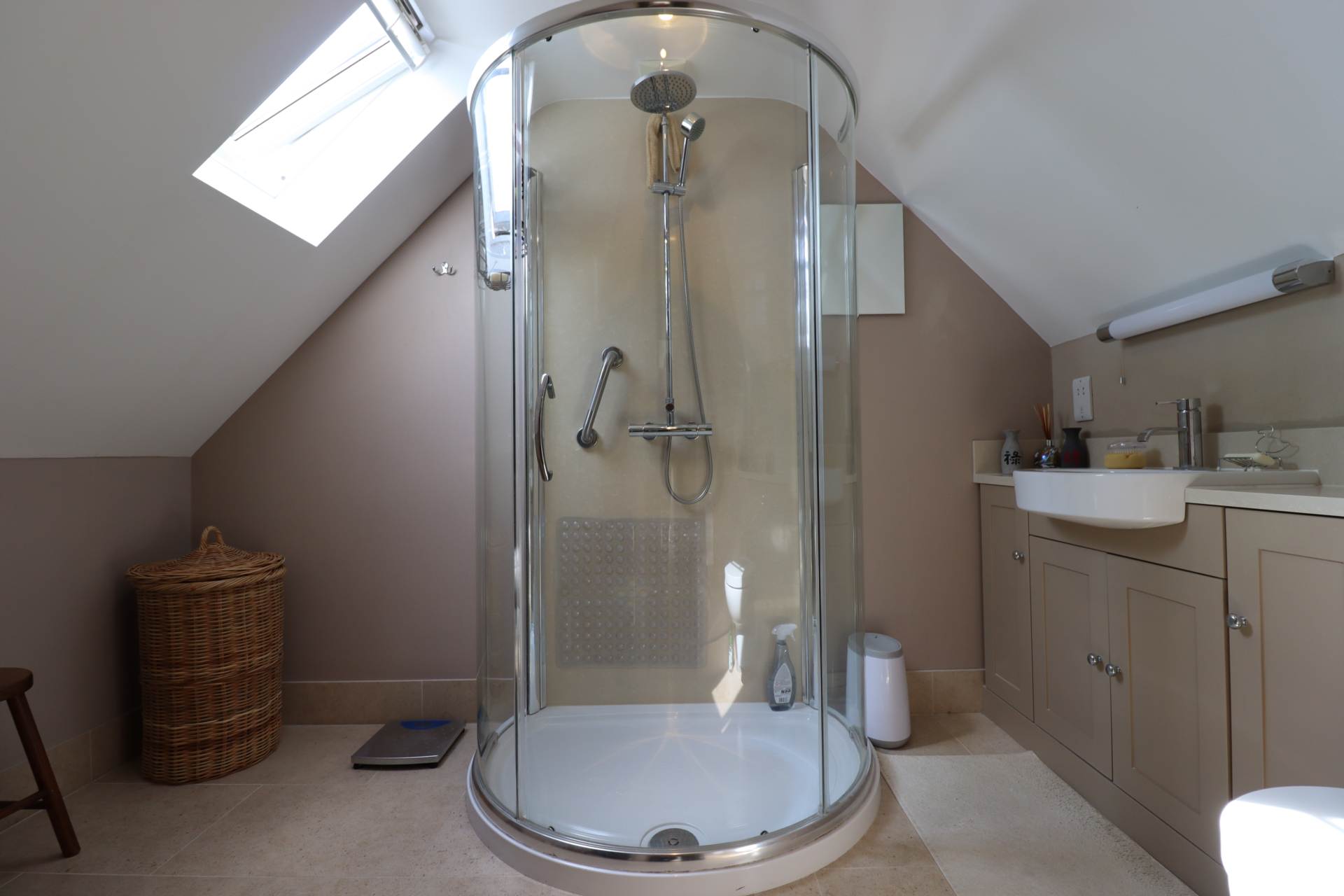 Eastcourt, Burbage, SN8 3AG, Image 14