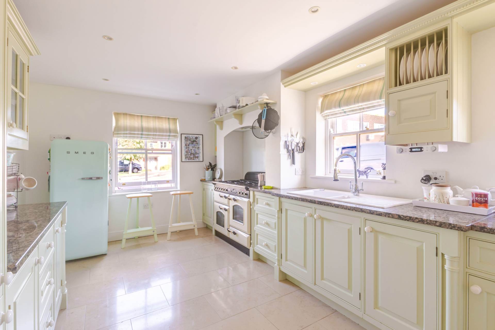 Stonebridge Close, Marlborough, SN8 2AE Detached family home + Annex, Image 4
