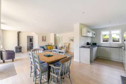 Stonebridge Close, Marlborough, SN8 2AE Detached family home + Annex, Image 12