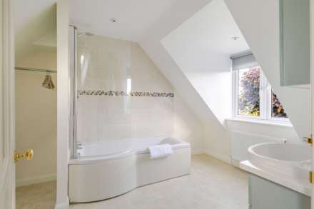 Stonebridge Close, Marlborough, SN8 2AE Detached family home + Annex, Image 14