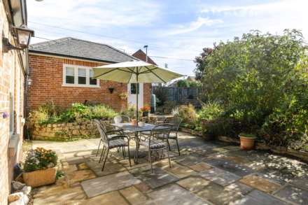 Stonebridge Close, Marlborough, SN8 2AE Detached family home + Annex, Image 18