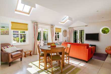 Stonebridge Close, Marlborough, SN8 2AE Detached family home + Annex, Image 5