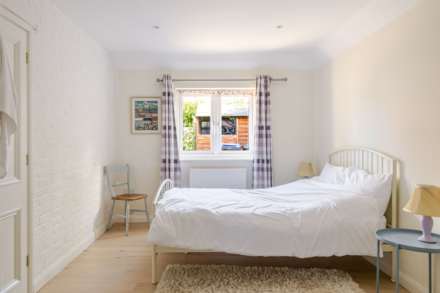 Stonebridge Close, Marlborough, SN8 2AE Detached family home + Annex, Image 8