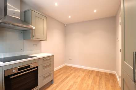 Worlds End, Beedon, RG20 8SB, Image 6