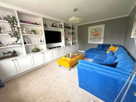 Ailesbury Way, Burbage, Marlborough, SN8 3TD, Image 2