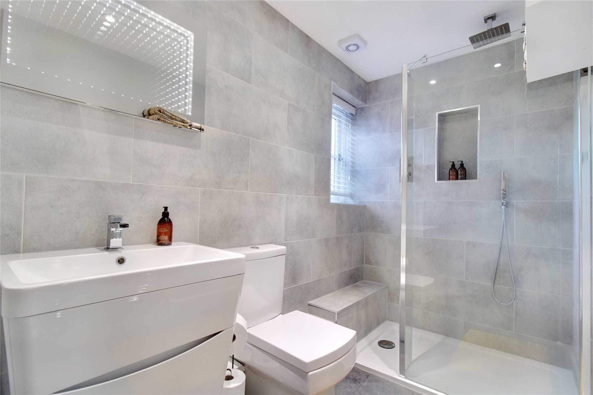 Bath Road, Old Town, SN1 4BA, Image 9