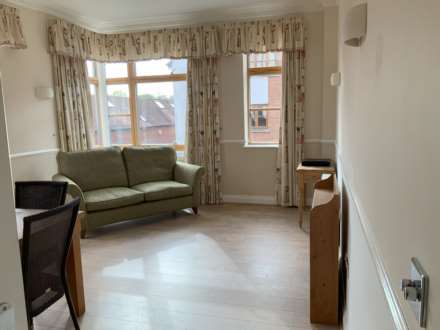 2 Bedroom Apartment, Cromwell Mews, Marlborough, SN8 1EN