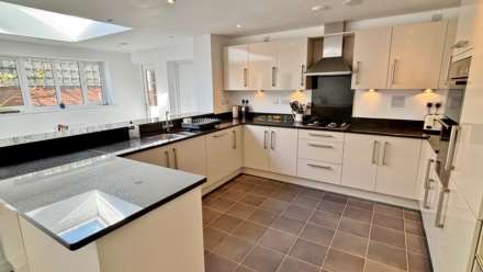 White Horse Road, Marlborough, SN8 2FE, Image 5