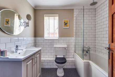 Newfield Road, Sonning Common, South Oxfordshire, Image 25