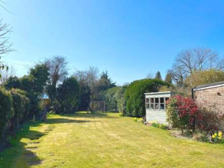 Westleigh Drive, Sonning Common, South Oxfordshire, Image 3