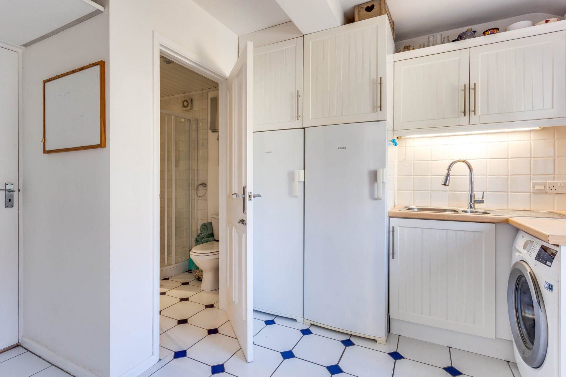 Peppard Road, Emmer Green, Reading, Image 22