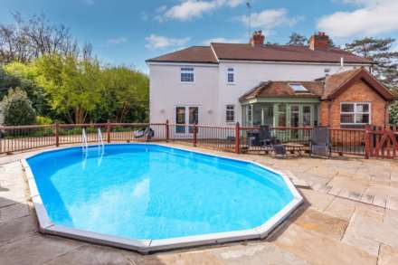 Kennylands Road, Sonning Common, South Oxfordshire, Image 19