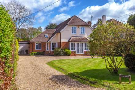 4 Bedroom Detached, Chalkhouse Green Road, Kidmore End, South Oxfordshire