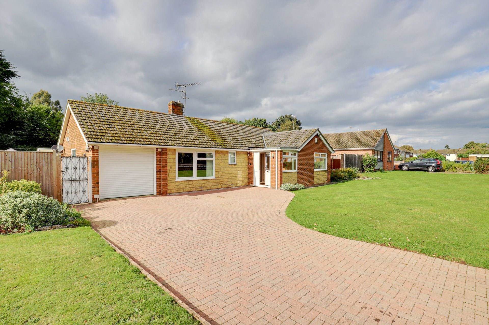 Westleigh Drive, Sonning Common, South Oxfordshire, Image 1