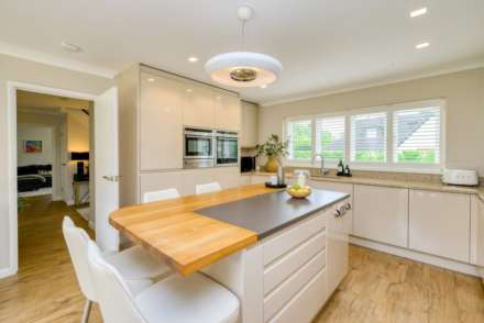 Foxhill View, Rosebery Road, Tokers Green, South Oxfordshire, Image 3