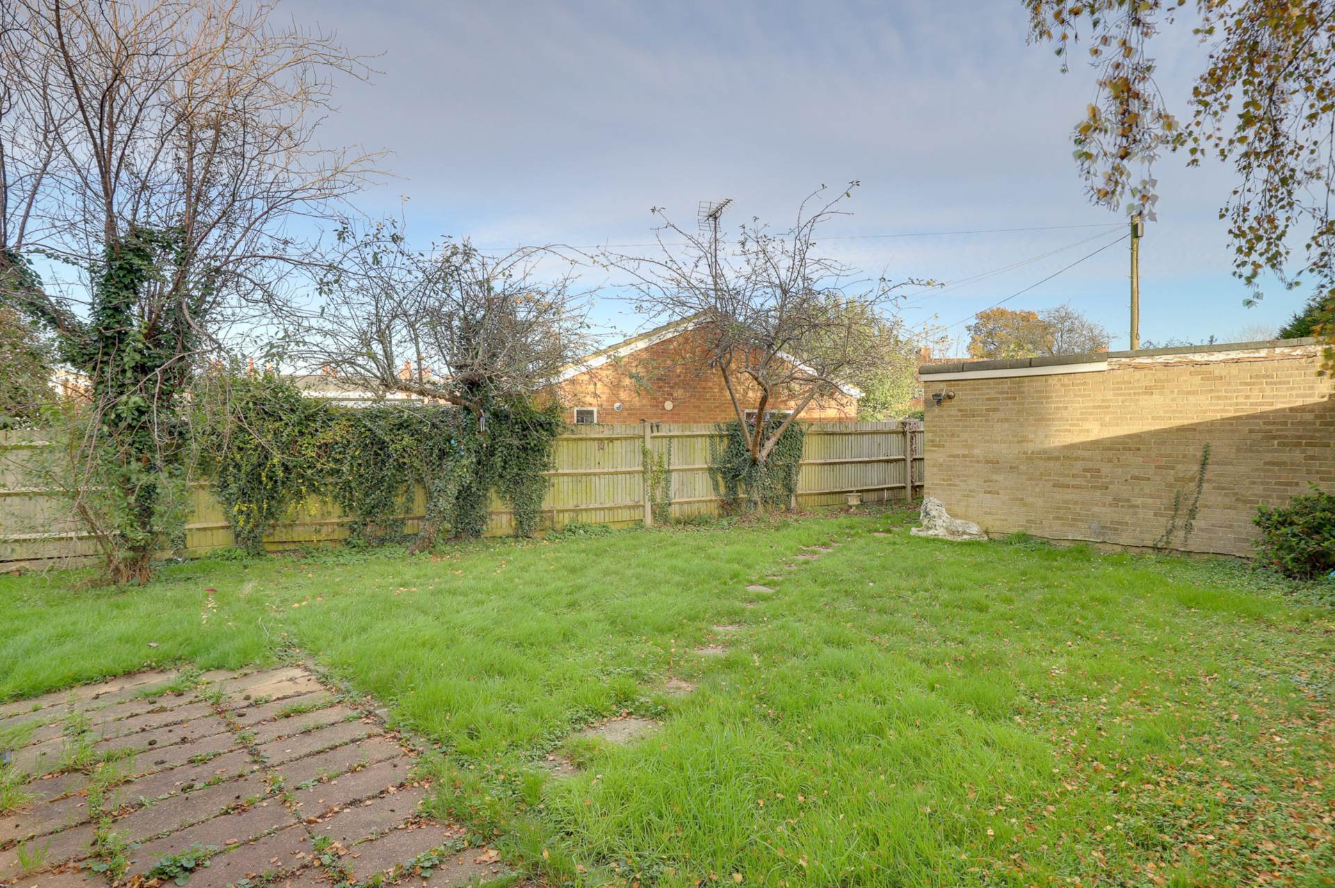 Langford Close, Emmer Green, Reading, Image 2