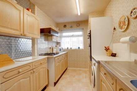 Lambourne Road, Sonning Common, South Oxfordshire, Image 6