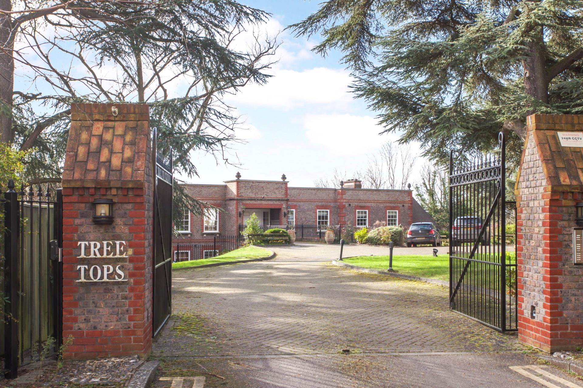 Treetops, Caversham Heights, Reading, Image 1