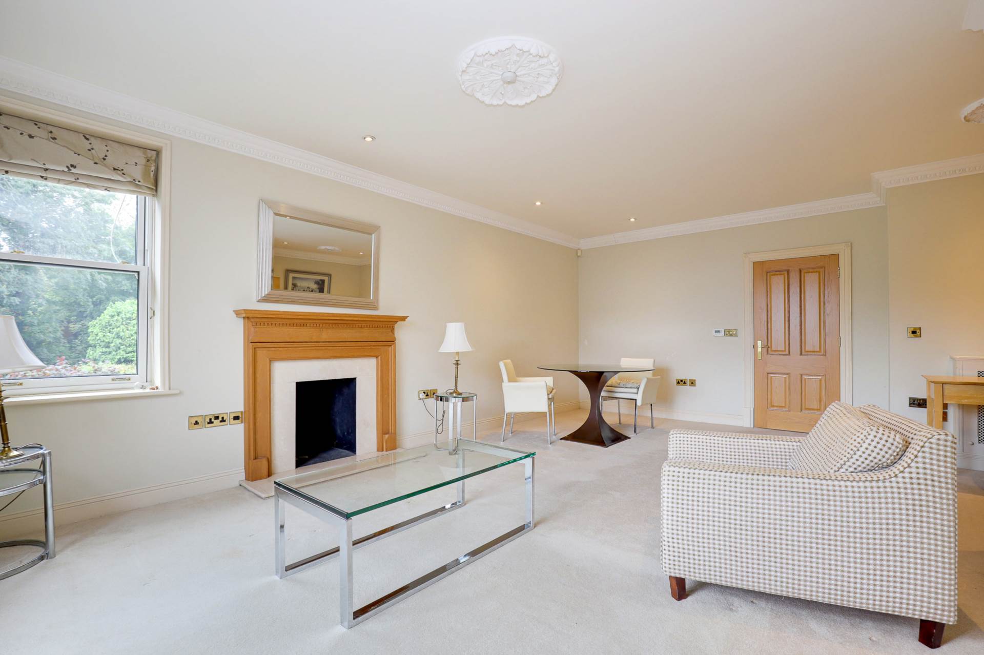 Treetops, Caversham Heights, Reading, Image 3
