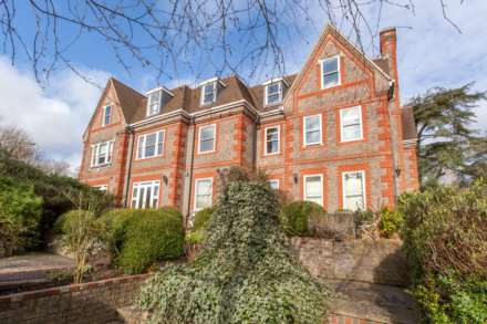 Treetops, Caversham Heights, Reading, Image 2