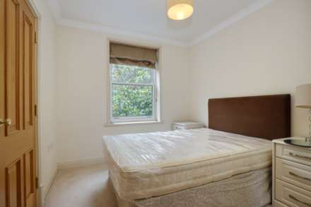 Treetops, Caversham Heights, Reading, Image 7