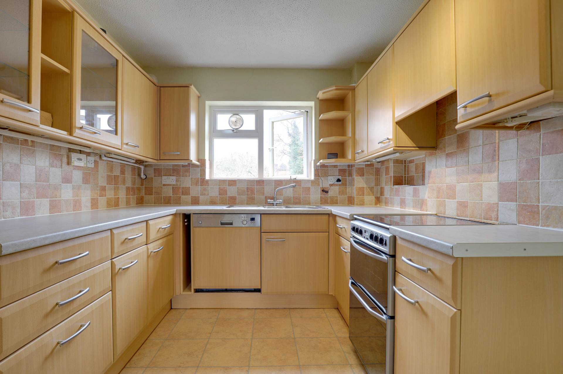 Orchard Avenue, Sonning Common, South Oxfordshire, Image 8