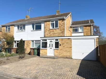 4 Bedroom Semi-Detached, Orchard Avenue, Sonning Common, South Oxfordshire
