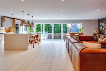 Campestrie House, Rokeby Drive, Tokers Green, Nr Reading, Image 11