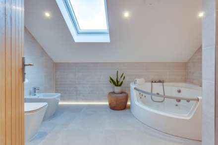 Campestrie House, Rokeby Drive, Tokers Green, Nr Reading, Image 27