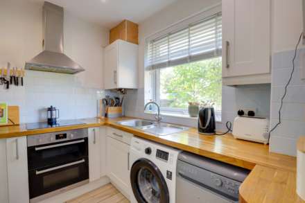 Brinds Close, Sonning Common, Image 3