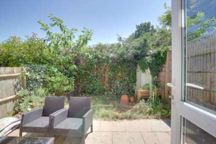 Brinds Close, Sonning Common, Image 5