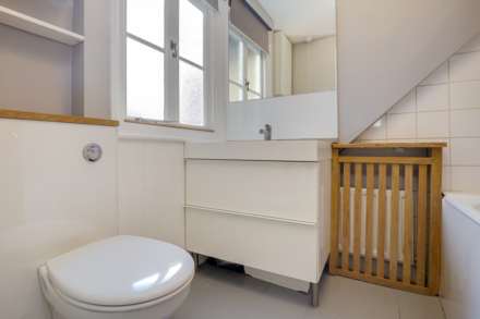 Harrogate Road, Caversham Heights, Reading, Image 12