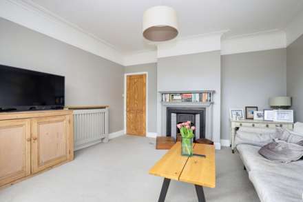 Harrogate Road, Caversham Heights, Reading, Image 2