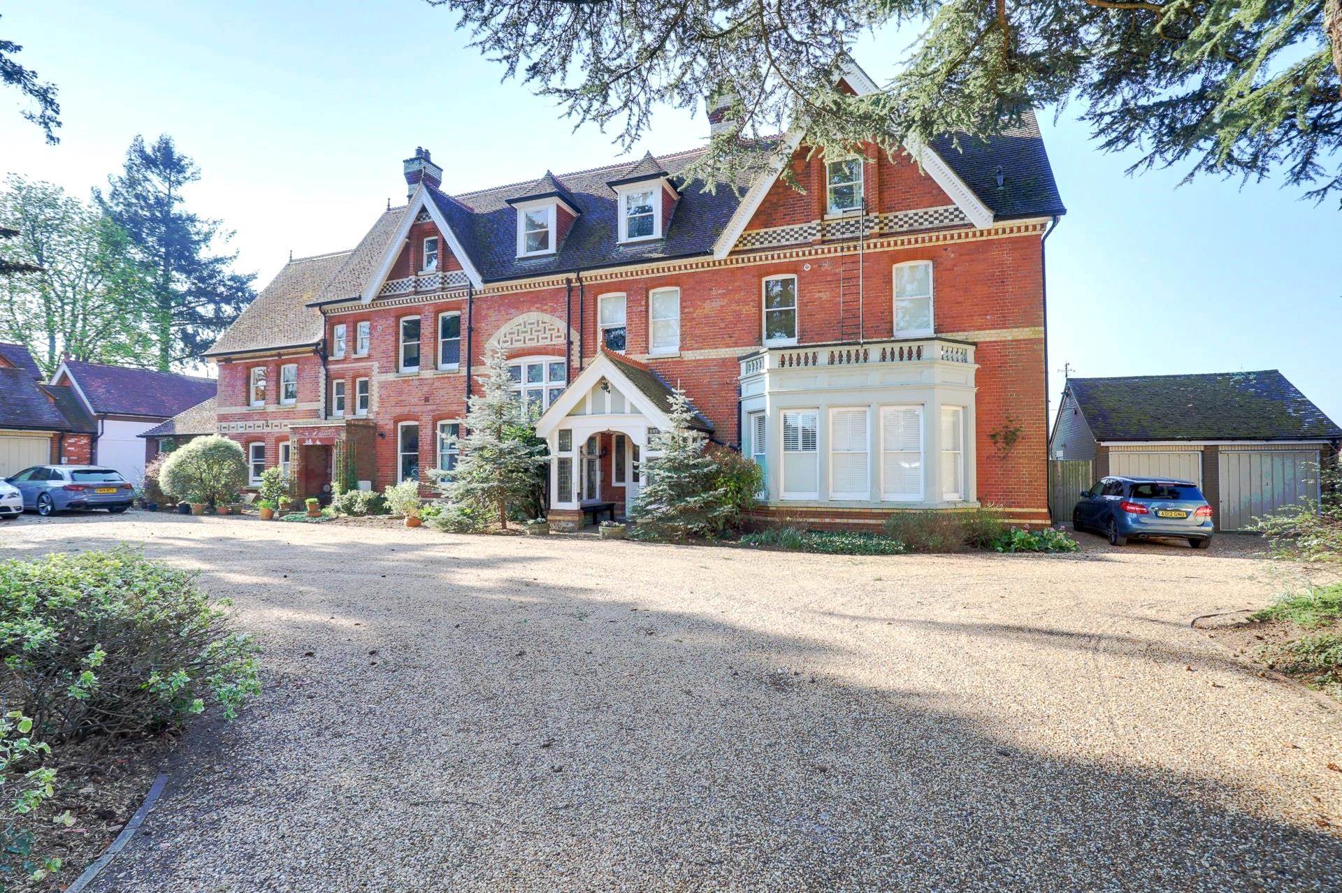 Upper Warren Avenue, Caversham Heights, Reading, Image 1