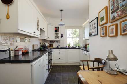 Upper Warren Avenue, Caversham Heights, Reading, Image 6