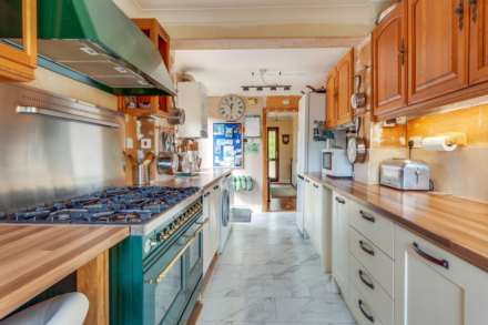 Conisboro Avenue, Caversham, Image 12