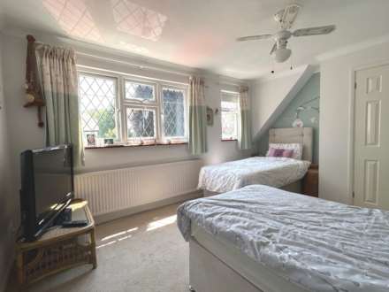 Grove Road, Sonning Common, South Oxfordshire, Image 16