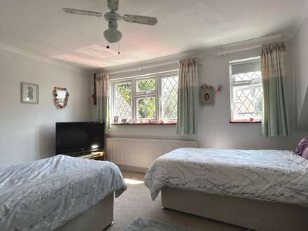 Grove Road, Sonning Common, South Oxfordshire, Image 17